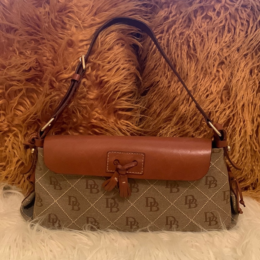 Vintage Dooney & Bourke shoulder bag